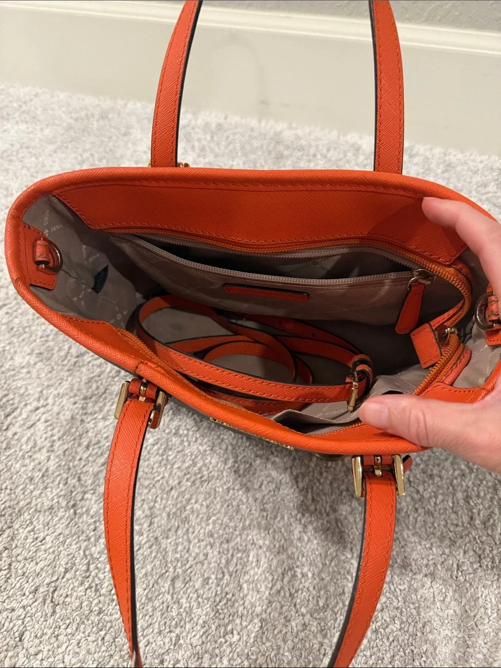 Michael Kors Jet Set Travel purse